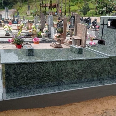 TUMULO DE GRANITO VERDE CANDEIAS